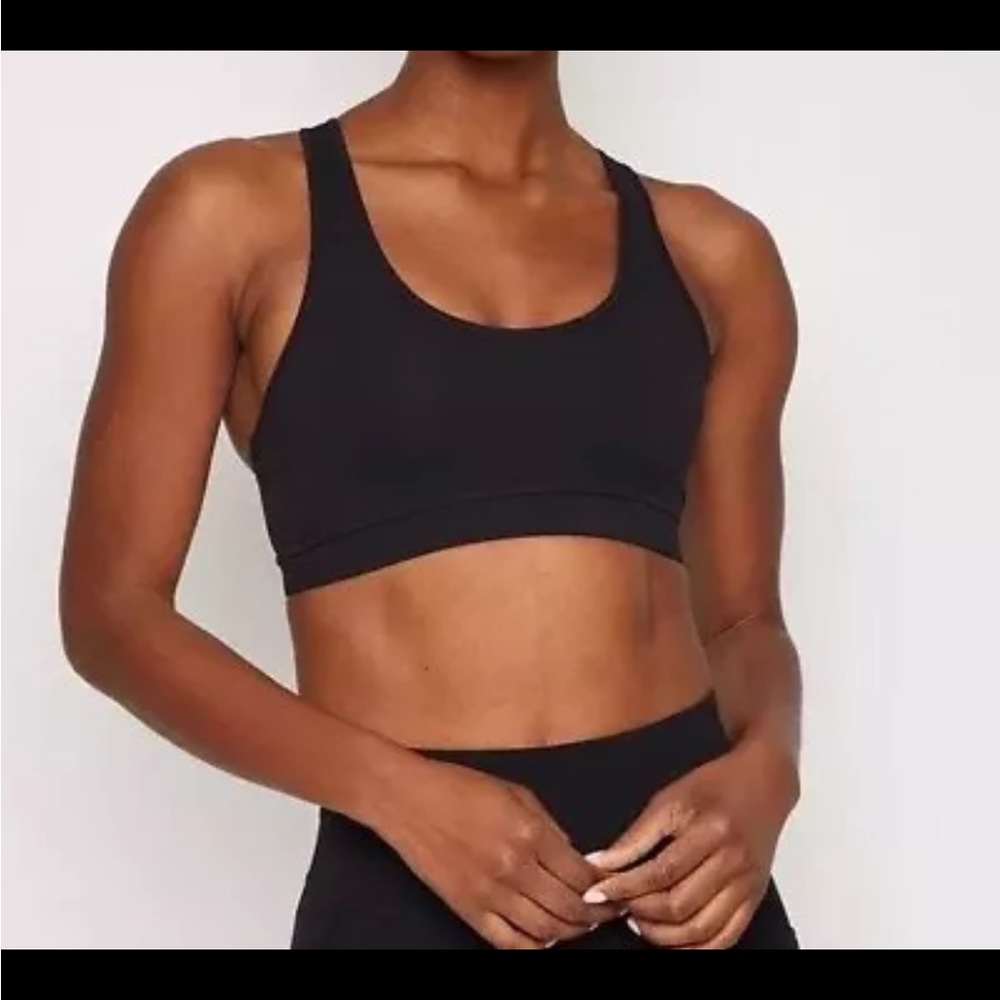 Fourlaps Infinity Sports Bra Large NWT $68 Black